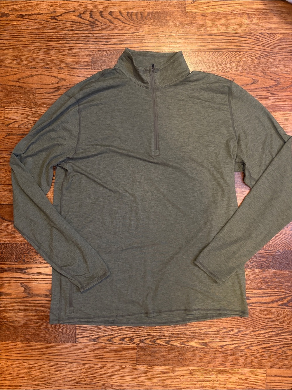 Vuori Men's Olive Green Quarter-Zip Pullover. XL